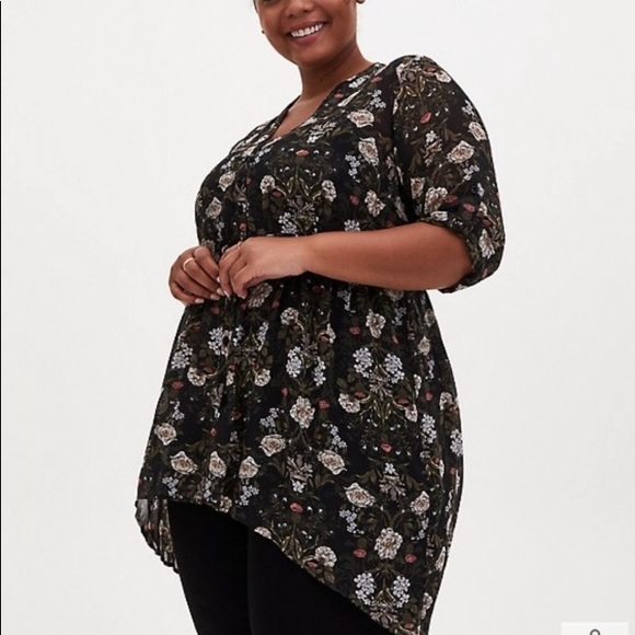 NWT Torrid Outlander Lexie Babydoll Floral Top Sizes 10 and 12 - Picture 1 of 4